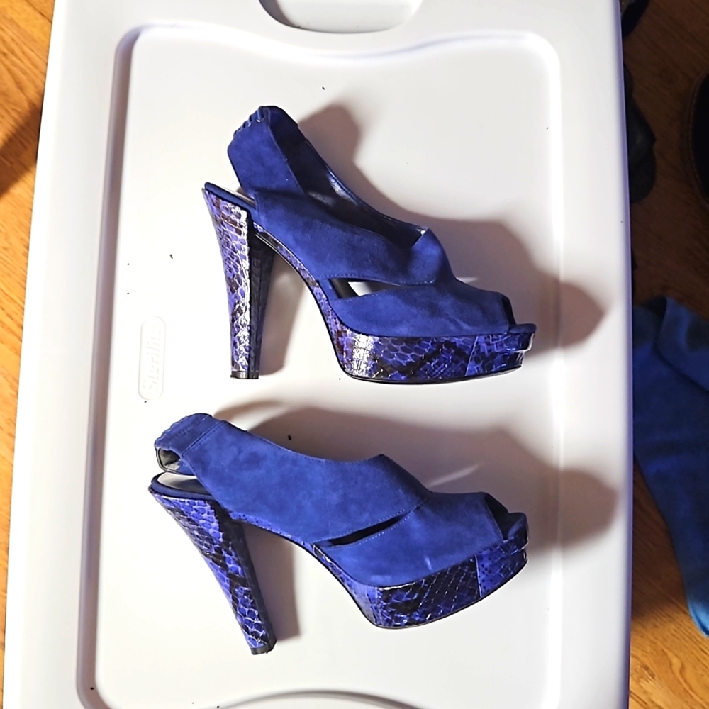 Vintage heels BCBG